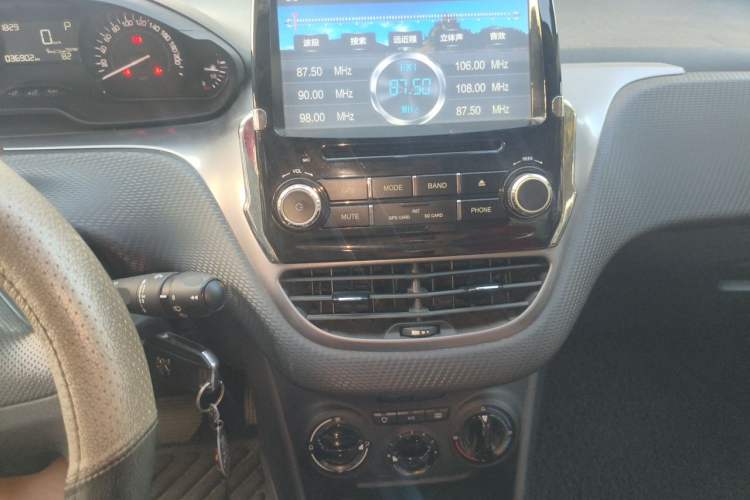 Used Peugeot 2008 2014 1.6L Automatic Trend Edition Audio And AC Panel