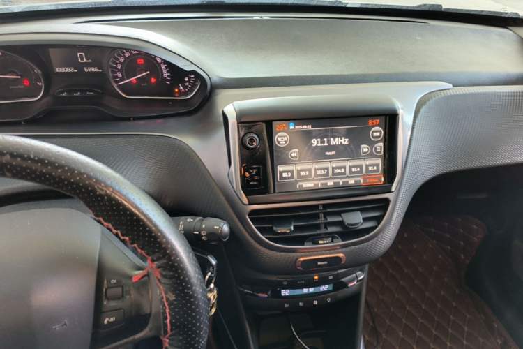 Used Peugeot 2008 2014 1.6L Manual Fashion Edition Audio And AC Panel