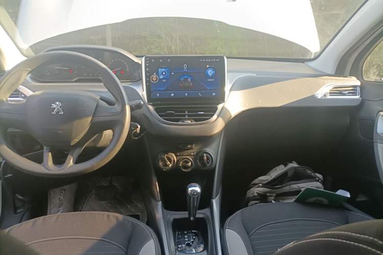 Used Peugeot 2008 2014 1.6L Automatic Trend Edition Audio And AC Panel