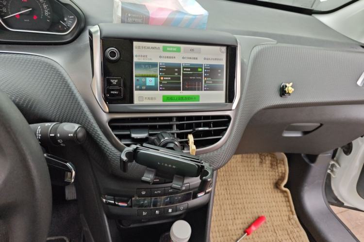 Used Peugeot 2008 2014 1.6L Automatic Fashion Edition Audio And AC Panel