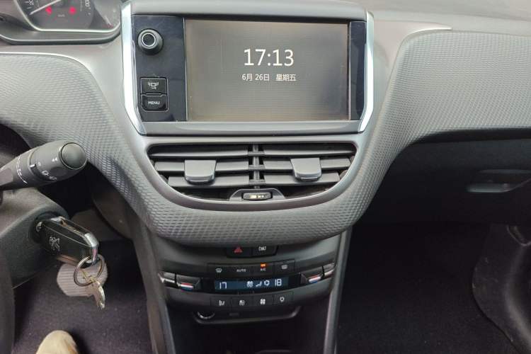 Used Peugeot 2008 2014 1.6L Automatic Fashion Edition Audio And AC Panel