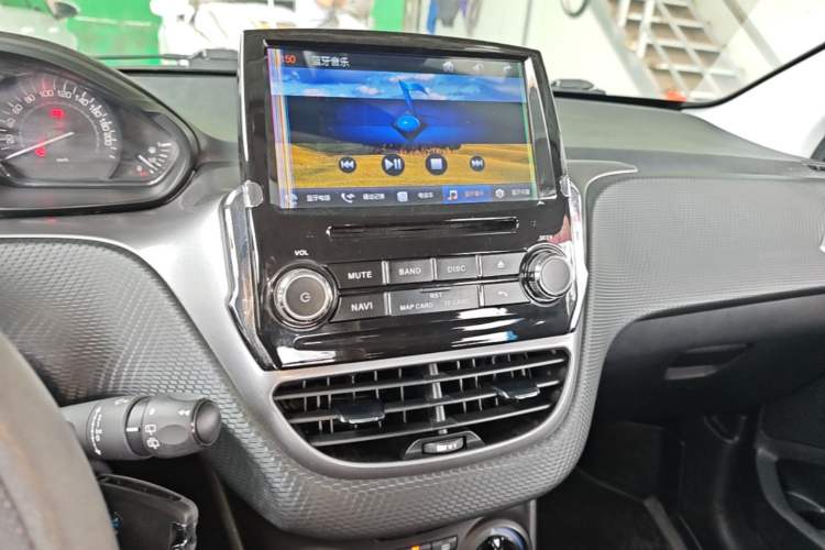 Used Peugeot 2008 2014 1.6L Automatic Trend Edition Audio And AC Panel
