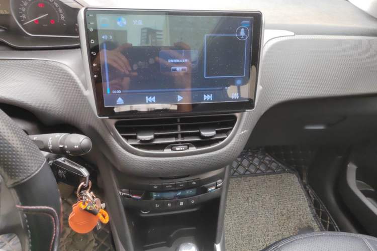 Used Peugeot 2008 2014 1.6L Automatic Fashion Edition Audio And AC Panel