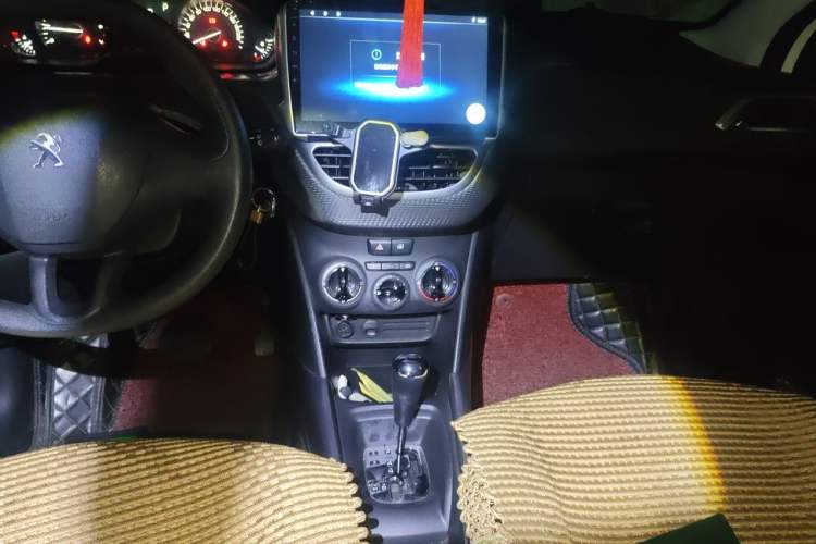 Used Peugeot 2008 2014 1.6L Automatic Trend Edition Audio And AC Panel