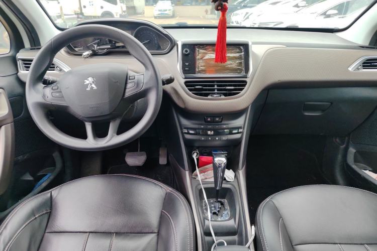 Used Peugeot 2008 2014 1.6L Automatic Fashion Edition Center Console