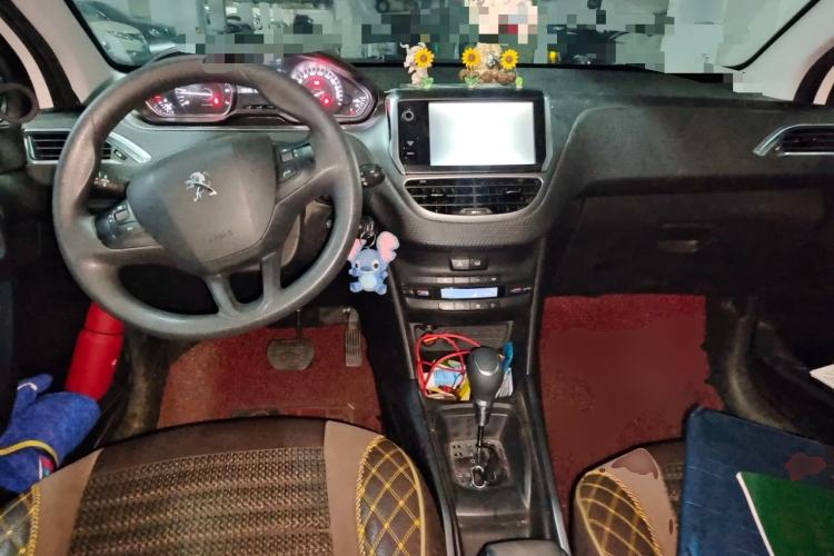 Used Peugeot 2008 2014 1.6L Automatic Fashion Edition Center Console
