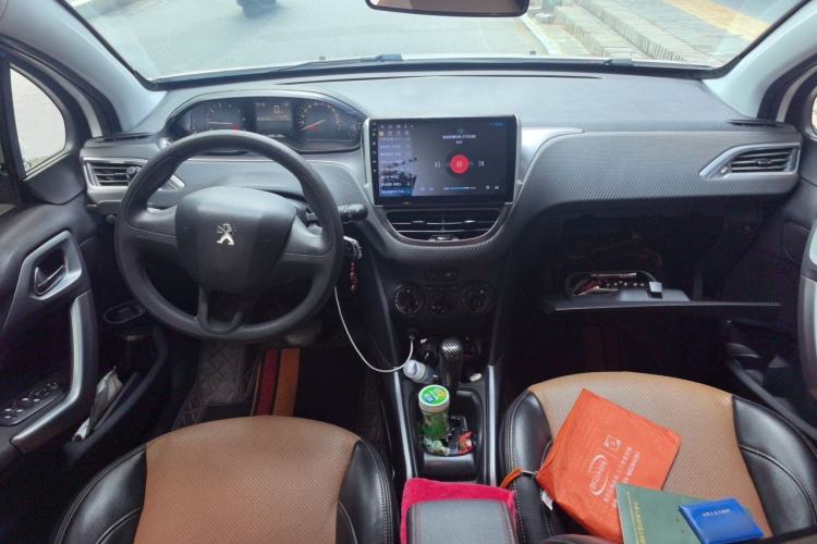 Used Peugeot 2008 2014 1.6L Automatic Trend Edition Center Console