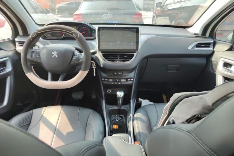 Used Peugeot 2008 2014 1.6L Automatic Fashion Edition Center Console