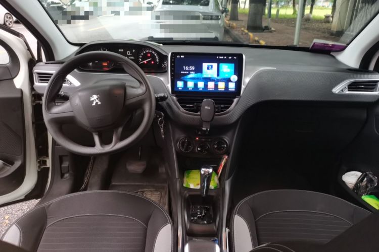 Used Peugeot 2008 2014 1.6L Automatic Trend Edition Center Console