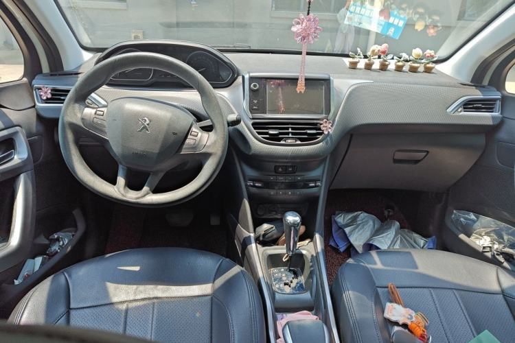 Used Peugeot 2008 2014 1.6L Automatic Fashion Edition Center Console