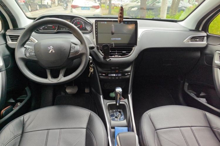 Used Peugeot 2008 2014 1.6L Automatic Fashion Edition Center Console