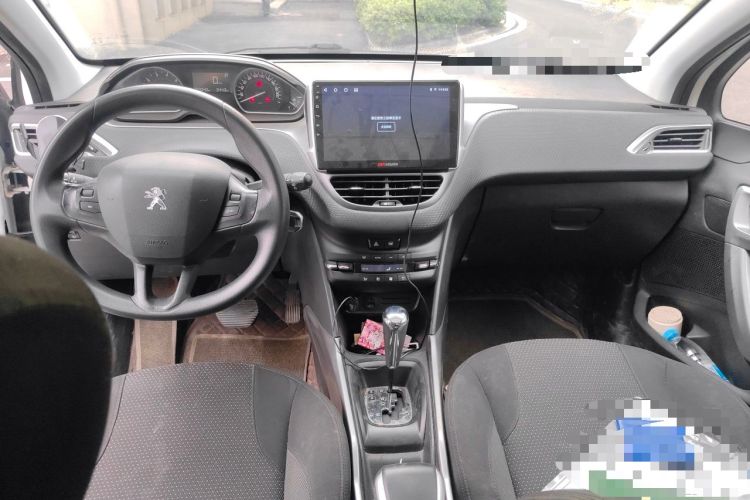 Used Peugeot 2008 2014 1.6L Automatic Fashion Edition Center Console