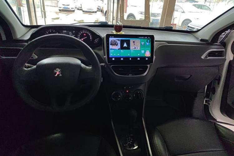 Used Peugeot 2008 2014 1.6L Automatic Trend Edition Center Console