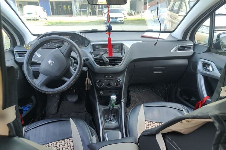 Used Peugeot 2008 2014 1.6L Automatic Trend Edition Center Console
