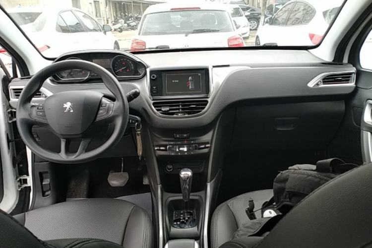 Used Peugeot 2008 2014 1.6L Automatic Fashion Edition Center Console
