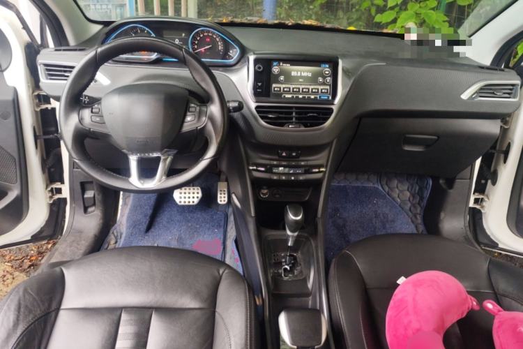 Used Peugeot 2008 2014 1.6L Automatic Navigation Edition Center Console