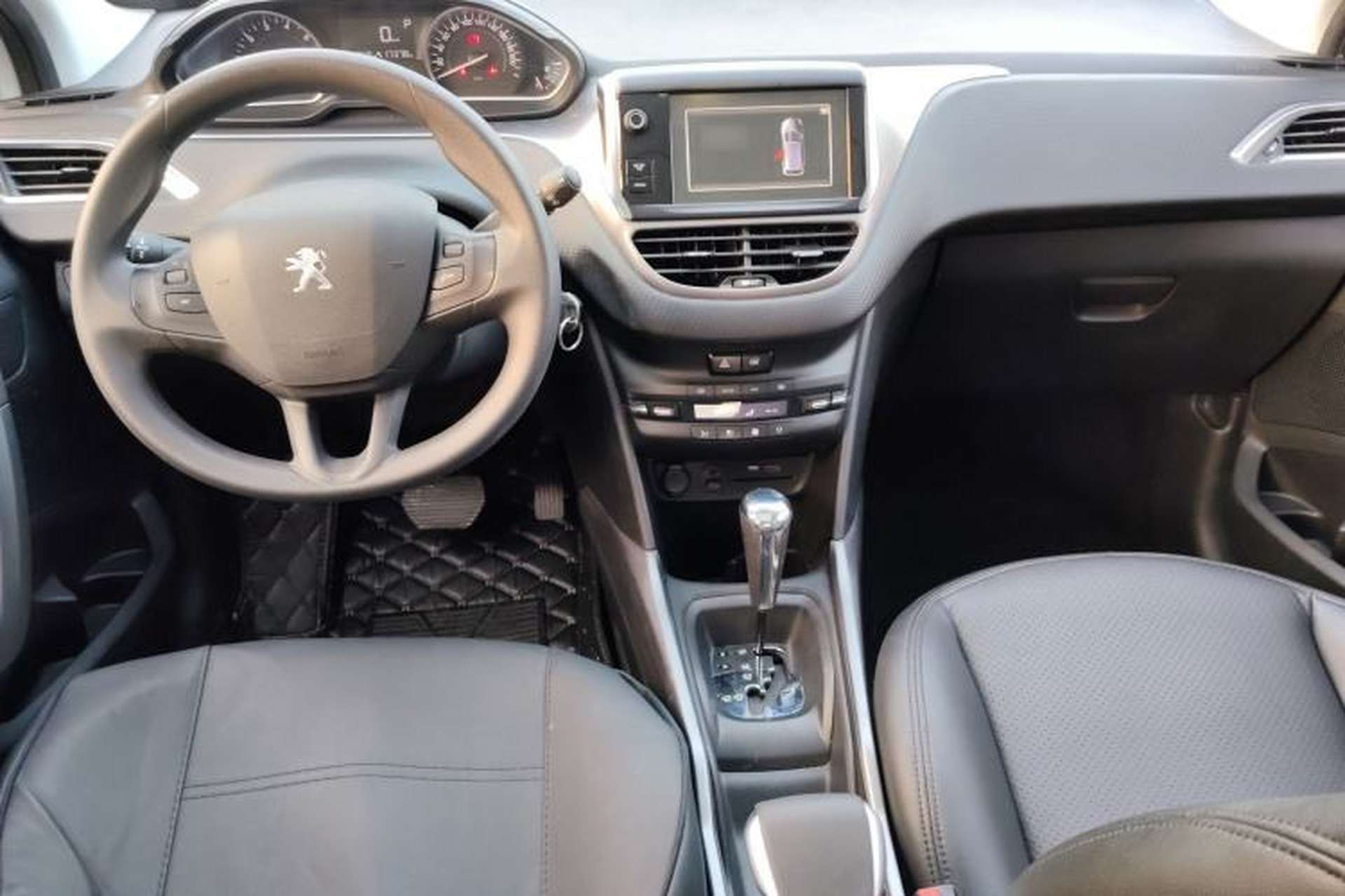 Used Peugeot 2008 2014 1.6L Automatic Fashion Edition Center Console