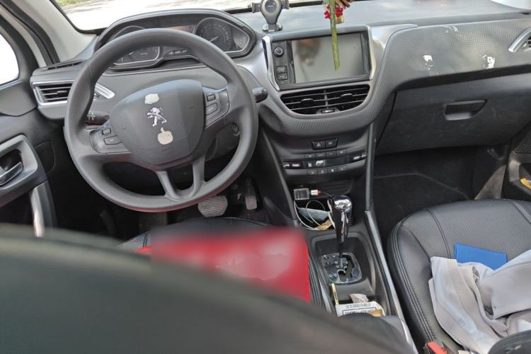 Used Peugeot 2008 2014 1.6L Automatic Fashion Edition Center Console