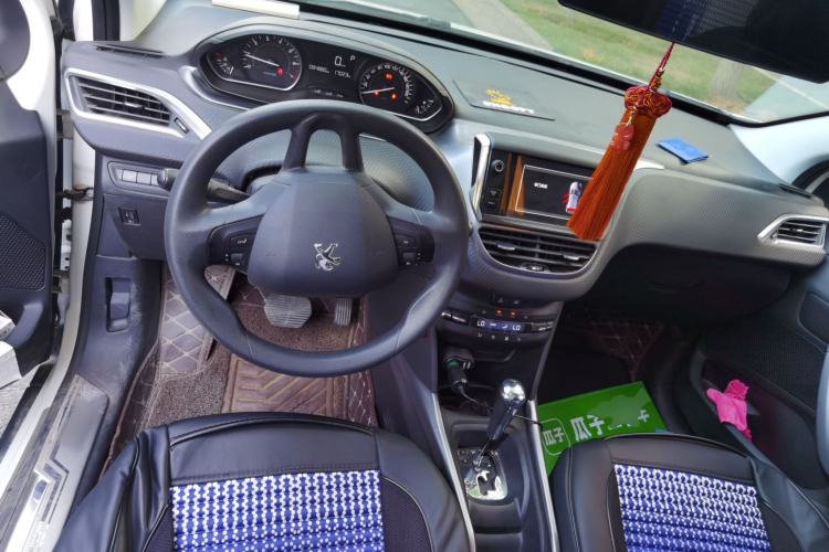 Used Peugeot 2008 2014 1.6L Automatic Fashion Edition Center Console