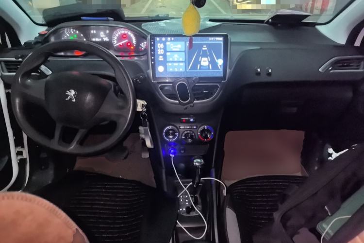 Used Peugeot 2008 2014 1.6L Automatic Trend Edition Center Console