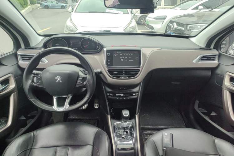 Used Peugeot 2008 2014 1.6L Automatic Navigation Edition Center Console
