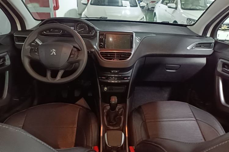 Used Peugeot 2008 2014 1.6L Manual Fashion Edition Center Console