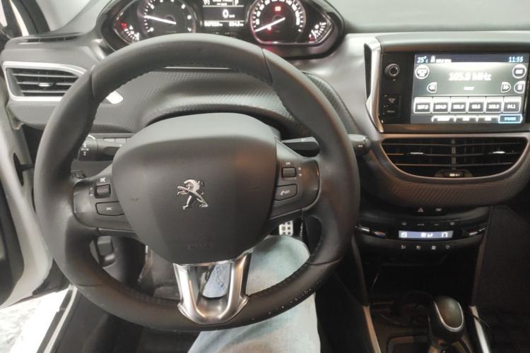 Used Peugeot 2008 2014 1.6L Automatic Navigation Edition Center Console