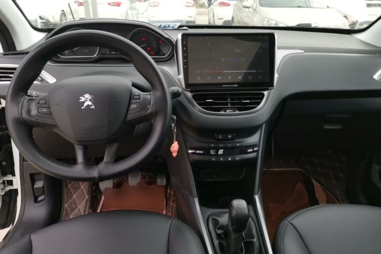 Used Peugeot 2008 2014 1.6L Manual Fashion Edition Center Console