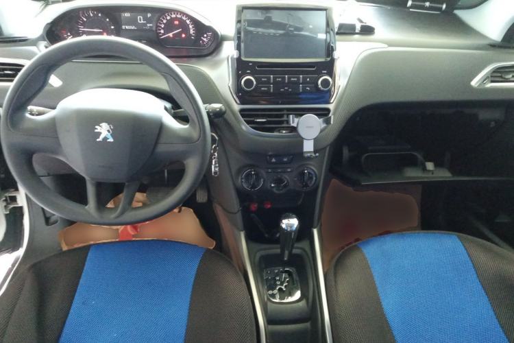 Used Peugeot 2008 2014 1.6L Automatic Trend Edition Center Console