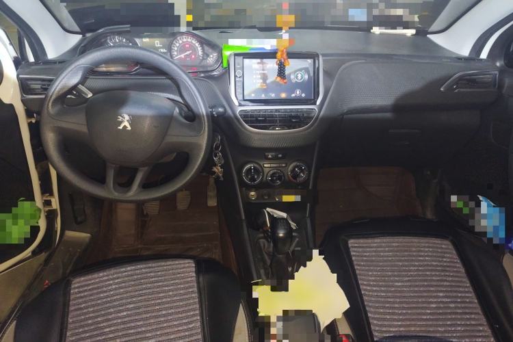 Used Peugeot 2008 2014 1.6L Manual Trend Edition Center Console
