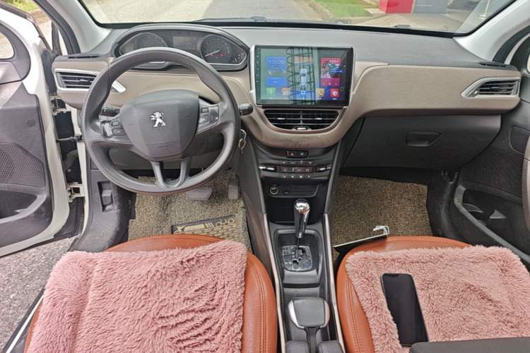 Used Peugeot 2008 2014 1.6L Automatic Fashion Edition Center Console