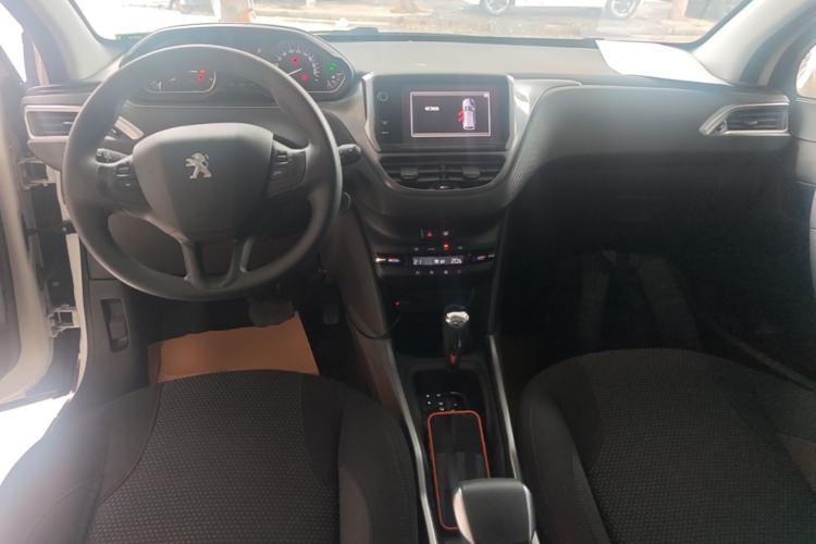 Used Peugeot 2008 2014 1.6L Automatic Fashion Edition Center Console