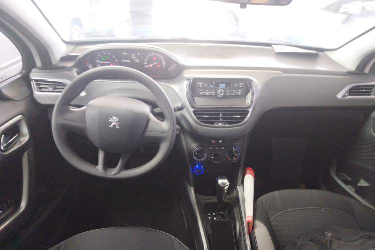 Used Peugeot 2008 2014 1.6L Automatic Trend Edition Center Console