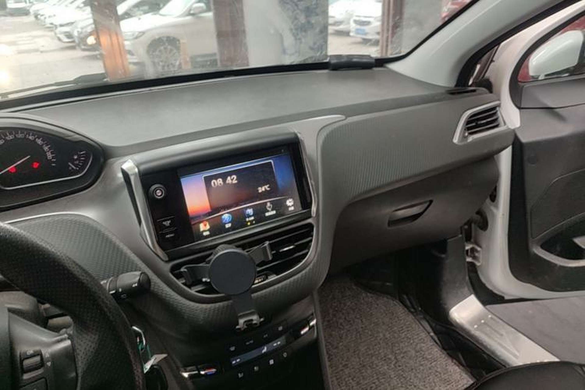 Used Peugeot 2008 2014 1.6L Automatic Fashion Edition Center Console