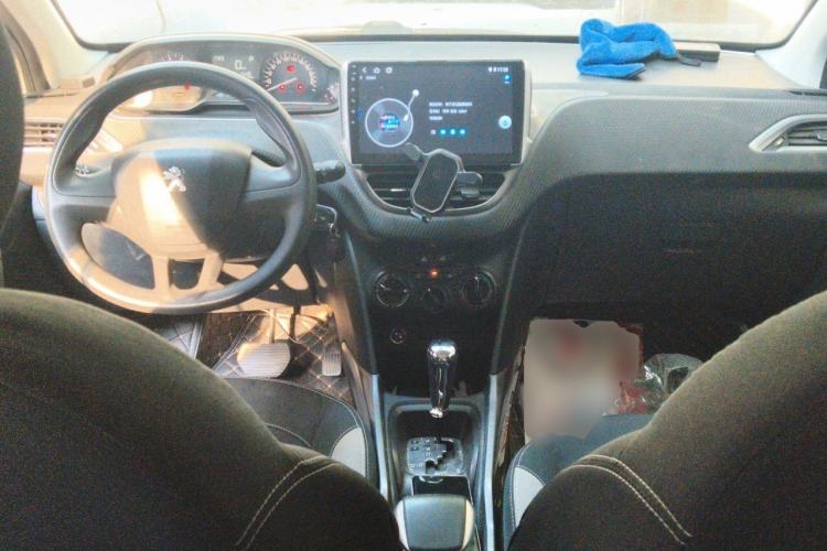 Used Peugeot 2008 2014 1.6L Automatic Trend Edition Center Console