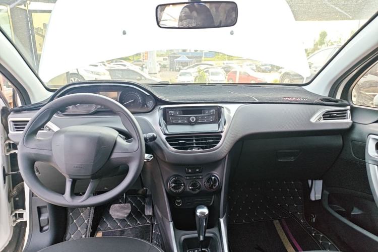 Used Peugeot 2008 2014 1.6L Automatic Trend Edition Center Console