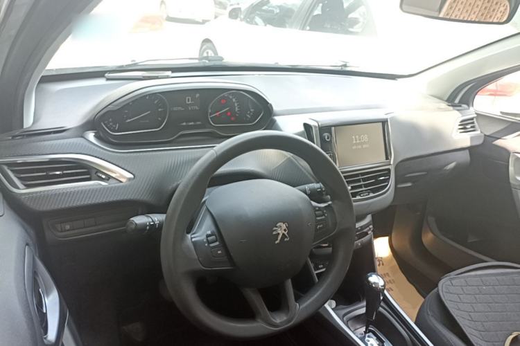 Used Peugeot 2008 2014 1.6L Automatic Fashion Edition Center Console