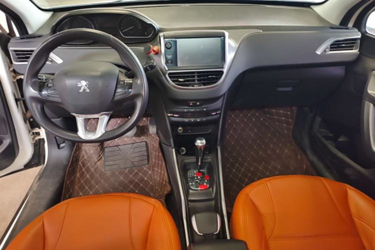 Used Peugeot 2008 2014 1.6L Automatic Fashion Edition Center Console