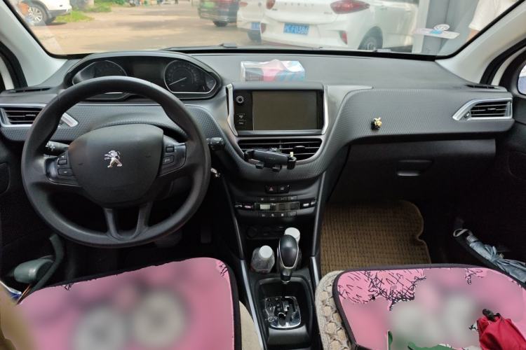 Used Peugeot 2008 2014 1.6L Automatic Fashion Edition Center Console