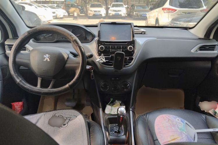 Used Peugeot 2008 2014 1.6L Automatic Trend Edition Center Console