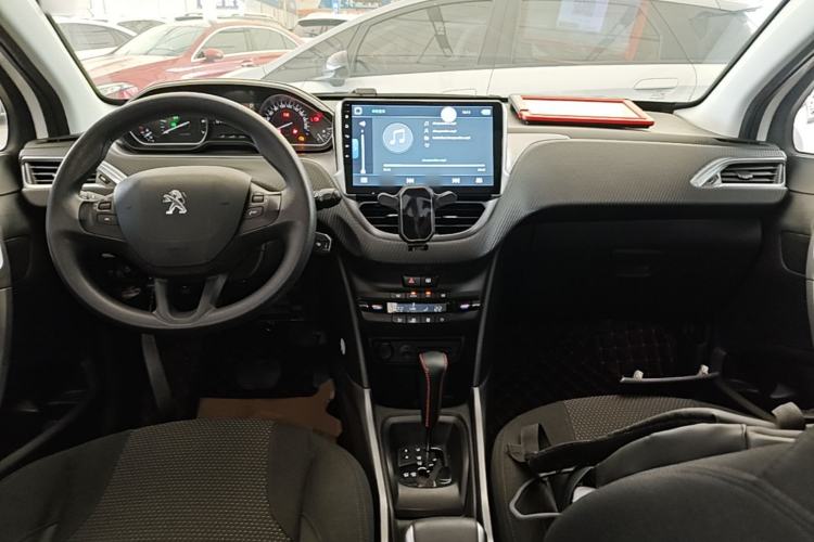 Used Peugeot 2008 2014 1.6L Automatic Fashion Edition Center Console