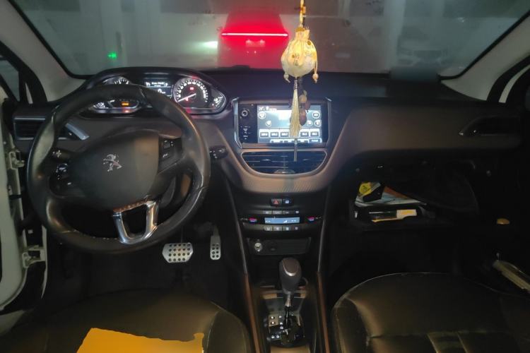 Used Peugeot 2008 2014 1.6L Automatic Navigation Edition Center Console