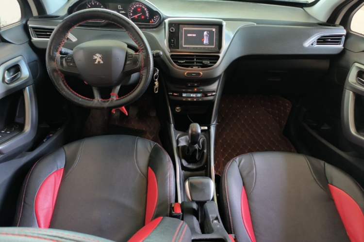 Used Peugeot 2008 2014 1.6L Manual Fashion Edition Center Console