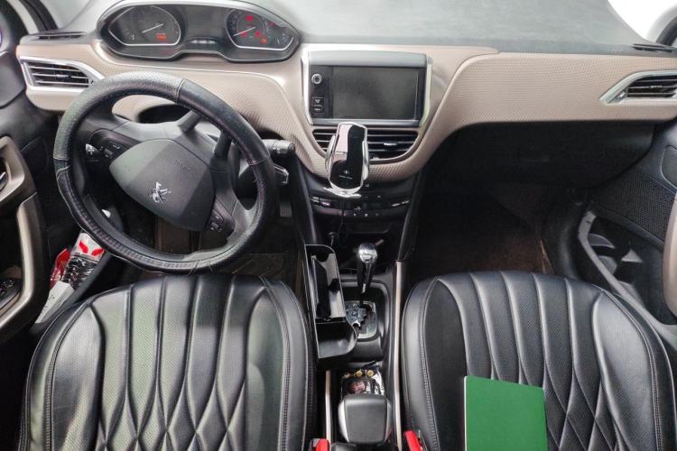 Used Peugeot 2008 2014 1.6L Automatic Fashion Edition Center Console
