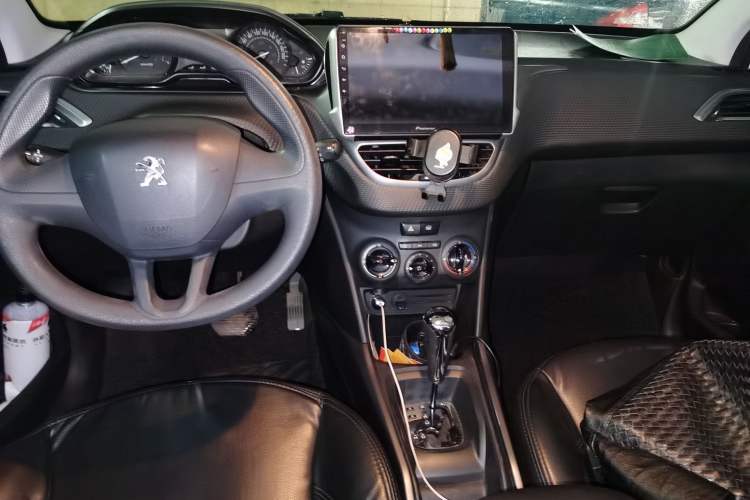 Used Peugeot 2008 2014 1.6L Automatic Trend Edition Center Console