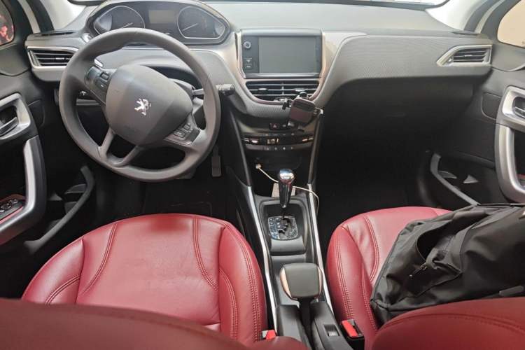 Used Peugeot 2008 2014 1.6L Automatic Fashion Edition Center Console