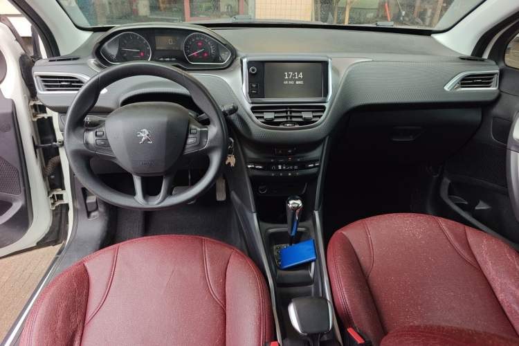 Used Peugeot 2008 2014 1.6L Automatic Fashion Edition Center Console