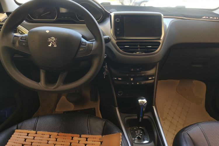 Used Peugeot 2008 2014 1.6L Automatic Fashion Edition Center Console