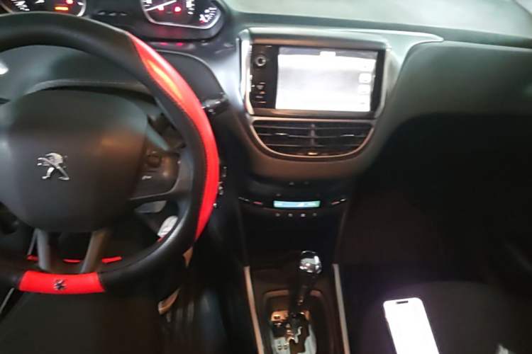 Used Peugeot 2008 2014 1.6L Automatic Fashion Edition Center Console