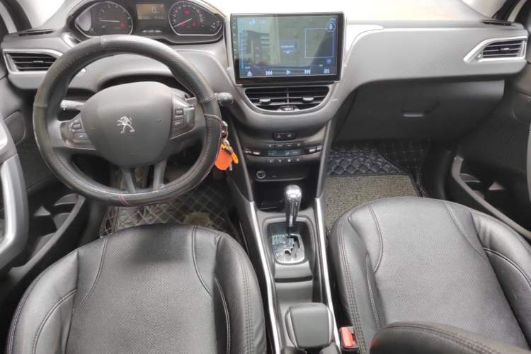 Used Peugeot 2008 2014 1.6L Automatic Fashion Edition Center Console